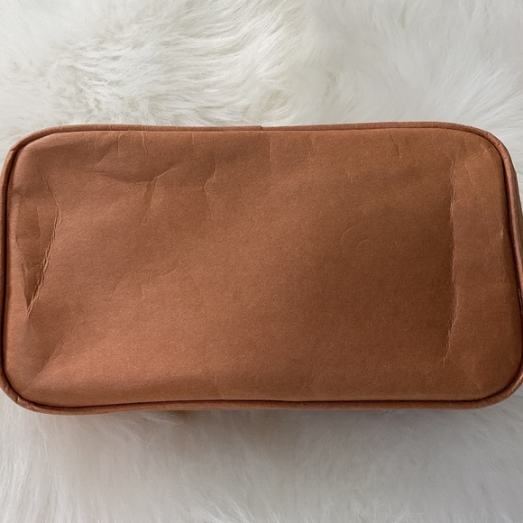 NWT Kiehl’s East Village NYC Skin Care/Makeup Travel Case With Handle/Tan/Brown - Picture 2 of 7